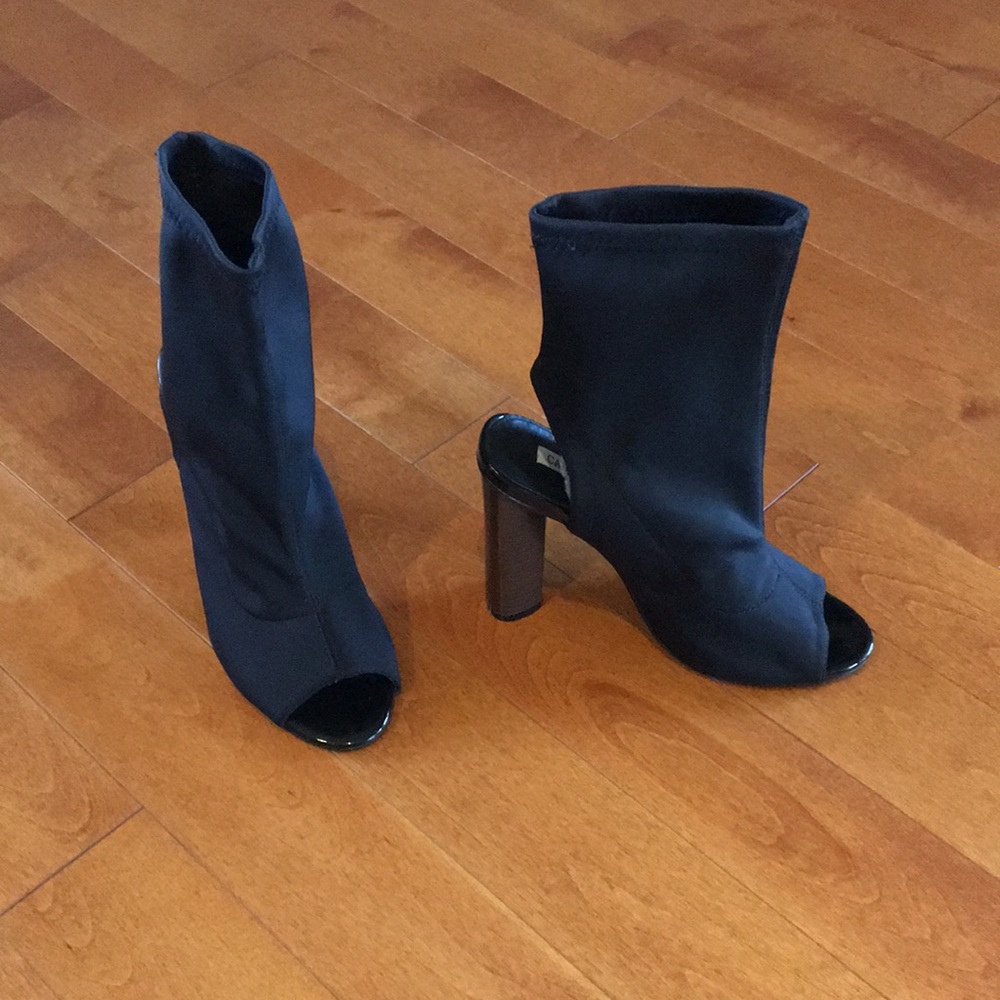 Cape Robbin size 6.5 fabric high heels.